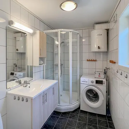3 Bedroom Amazing In * Korshamn (Vest-Agder)