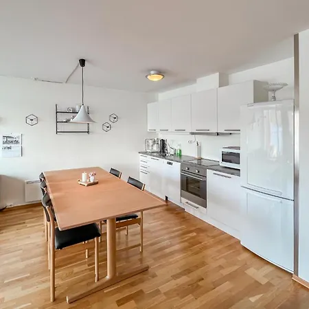 3 Bedroom Amazing In Διαμέρισμα *