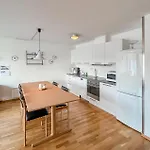 3 Bedroom Amazing In 아파트 *