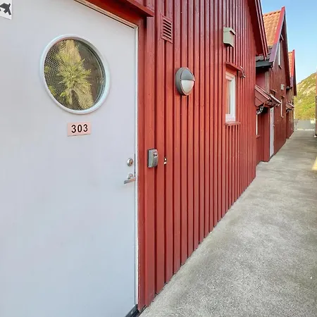 3 Bedroom Amazing In Apartment *